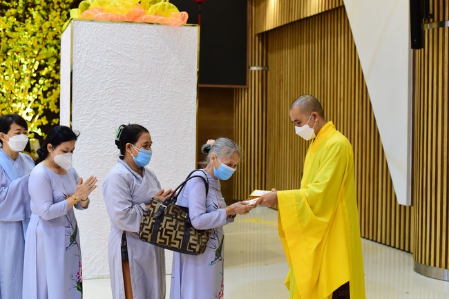 Chùm ảnh mồng một Tết Nhâm Dần